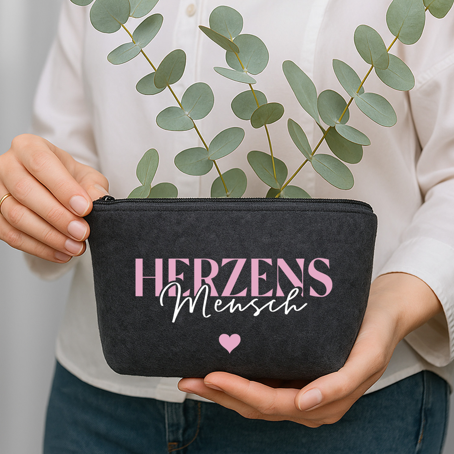 Kulturbeutel Filz "Herzensmensch" Geschenk-Tasche Personalisiert mit Wunschwort | Lieblingsmensch | Reißverschluss Größe S & M